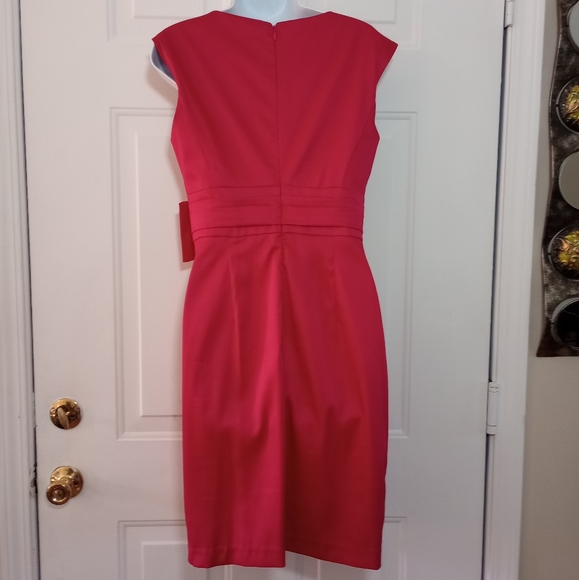 London Time Fushia Dress. Size 8 - Picture 5 of 13